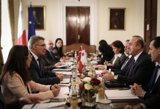Dışişleri Bakanı Çavuşoğlu, Maltalı Mevkidaşıyla Görüştü
