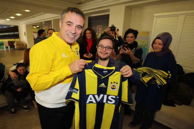 Ersun Yanal Engelli Öğrencilerle Bir Araya Geldi