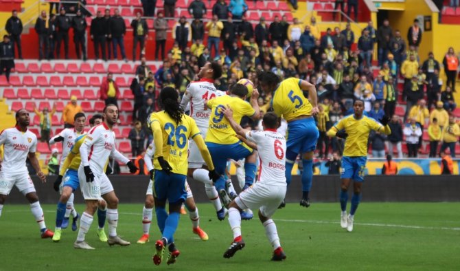 Göztepe Ankaragücü’nü 3-0’la Geçti