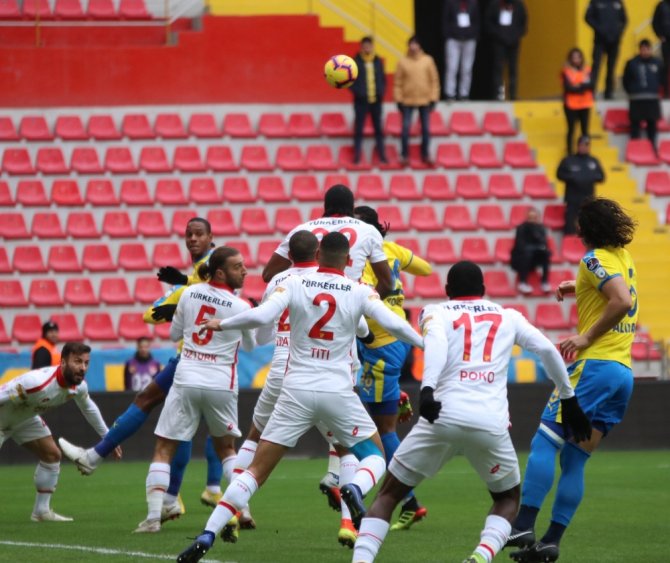Göztepe Ankaragücü’nü 3-0’la Geçti