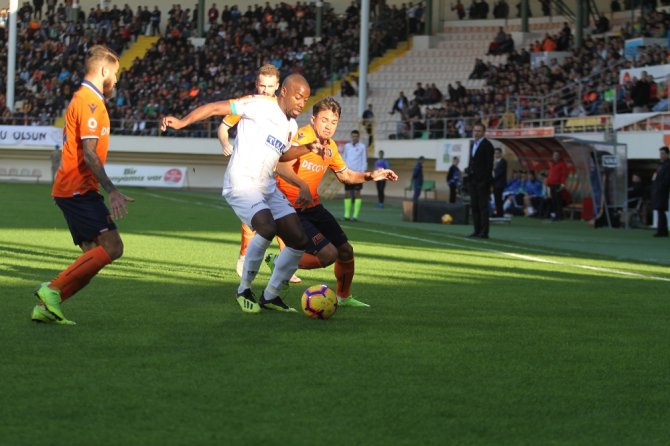 İlk Yarı Başakşehir’in