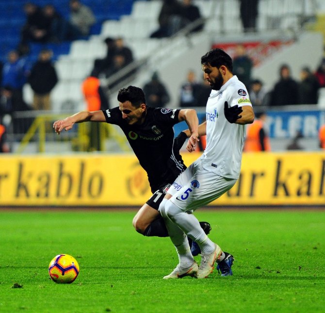 Kartal Şokta: İlk Yarıda 2 Gol