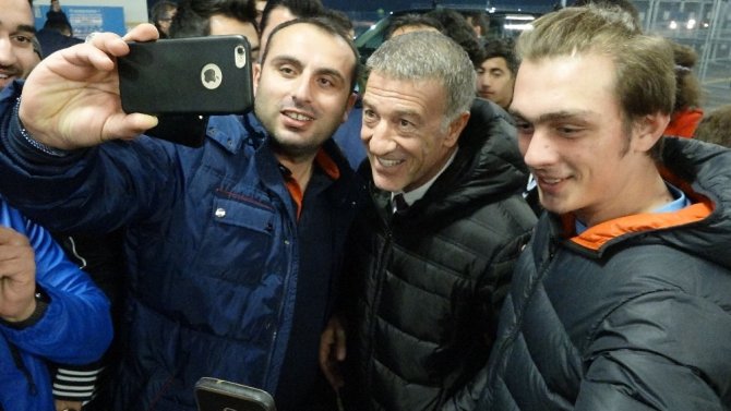 Ağaoğlu: "Aslanlar Gibi Sahada Savaşan Bir Kadromuz Var"