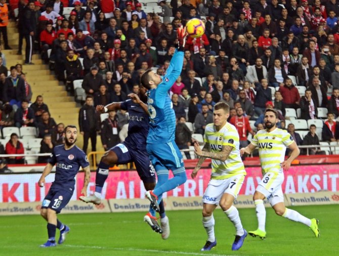 İlk Yarıda Gol Yok