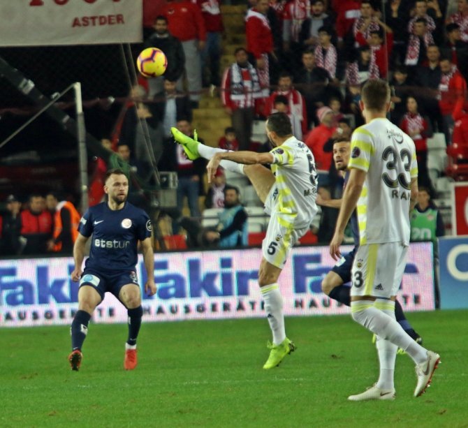 İlk Yarıda Gol Yok