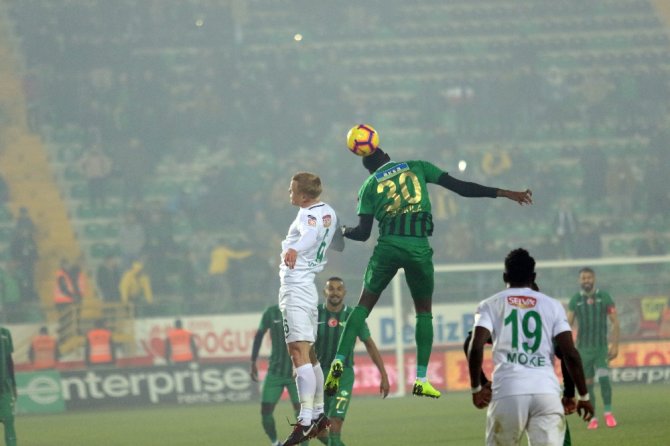 Akhisarspor İle Konyaspor Berabere Kaldı