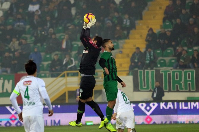 Akhisarspor İle Konyaspor Berabere Kaldı
