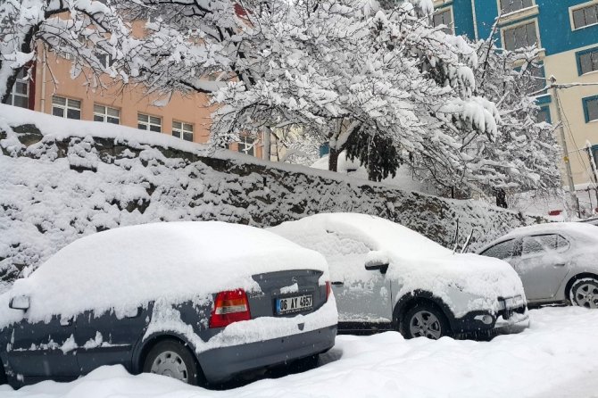 Gümüşhane’de Kar Kalınlığı 32 Santimetreye Ulaştı