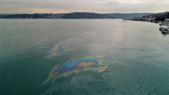 İstanbul Boğazı’nda Çevre Felaketi Havadan Görüntülendi