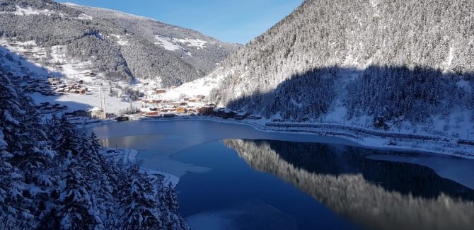 Uzungöl Kısmen Dondu