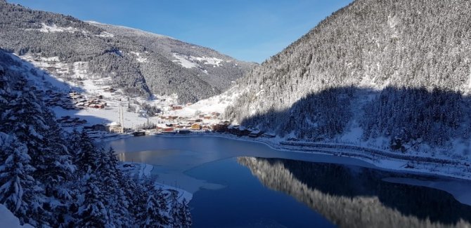 Uzungöl Kısmen Dondu