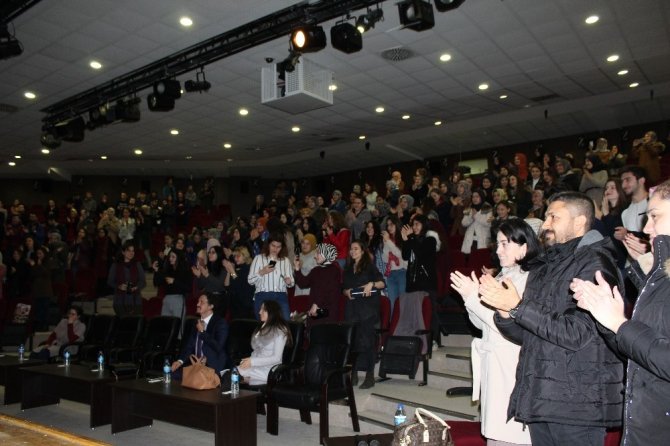 Dünyanın En İyi 10 Öğretmeninden Biri Olan Akkuş’tan Geleceğin Öğretmenlerine Öğütler