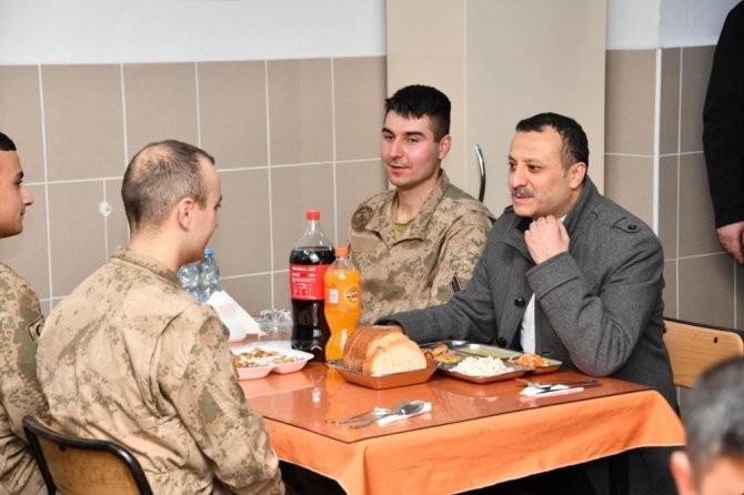 Vali Taşbilek’ten Yeni Yıl Ziyaretleri