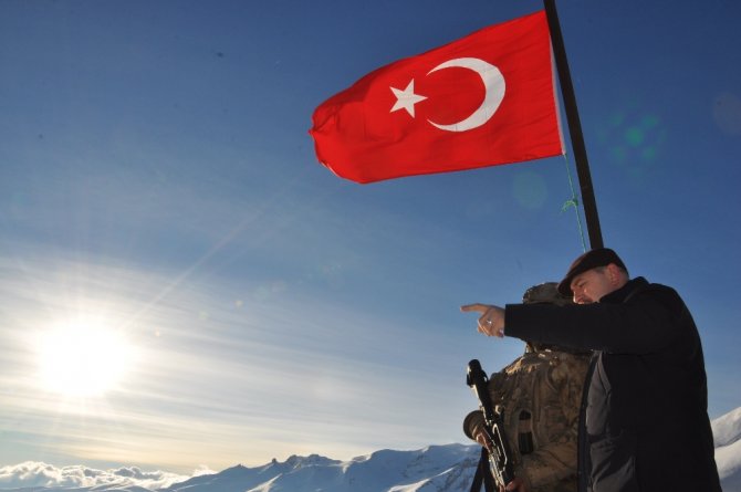 Bakan Soylu Yeni Yılı Mehmetçik’le Birlikte Karşıladı