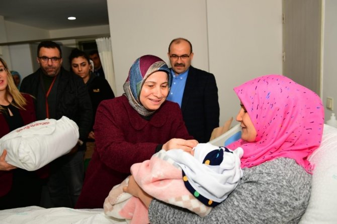 Trabzon’da 2019’un İlk Bebeği Dünyaya Geldi