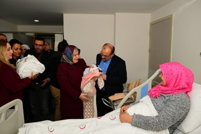 Trabzon’da 2019’un İlk Bebeği Dünyaya Geldi