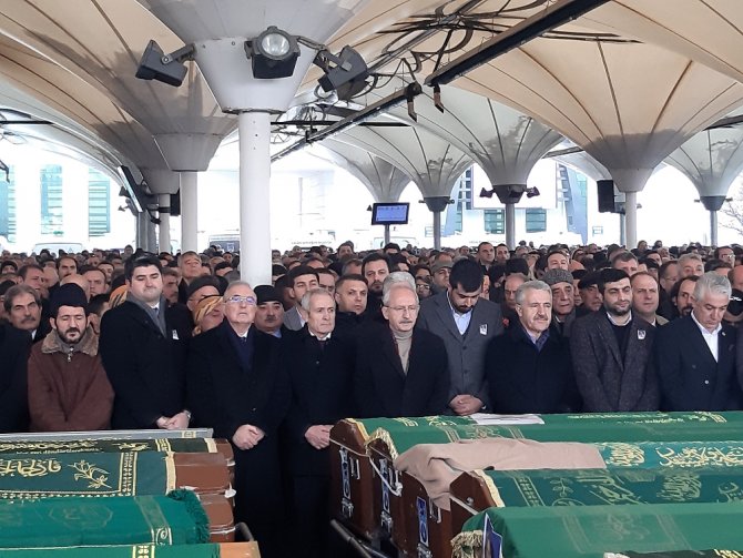 Kılıçdaroğlu Cenaze Törenine Katıldı