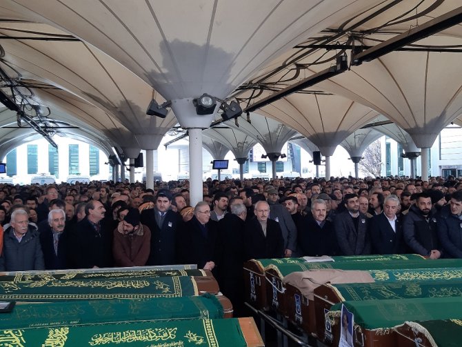 Kılıçdaroğlu Cenaze Törenine Katıldı