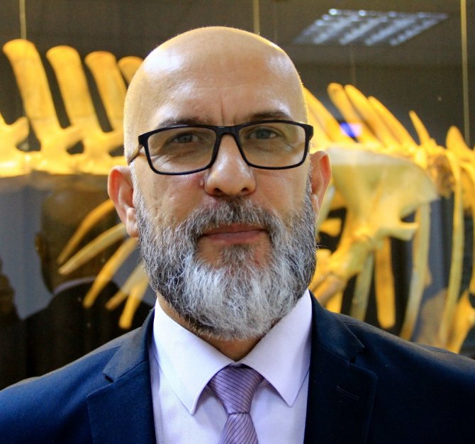 Zehirli Dikenleri Öldürücü !