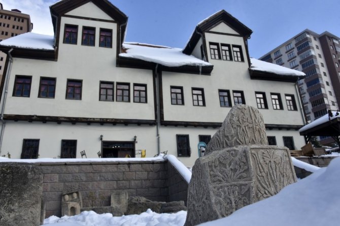 Gümüşhane’ye 32 Yıl Sonra Dönen 2 Bin Yıllık Tarihi Eserler Ziyarete Açıldı