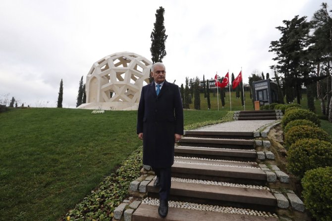 Yıldırım, 15 Temmuz Şehitler Anıtı’nı Ziyaret Etti