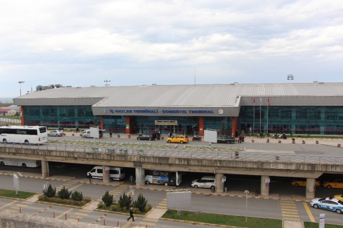 Trabzon’da Şiddetli Rüzgar Etkili Oluyor