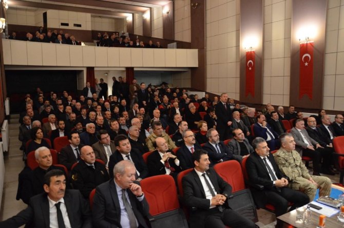 Ak Parti Milletvekili Öztürk’ten Çöp Tepkisi