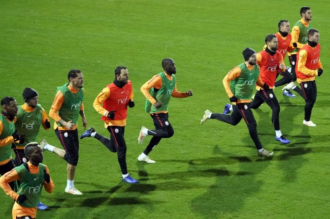 Galatasaray Antalya’da Çalışmalarını Sürdürdü