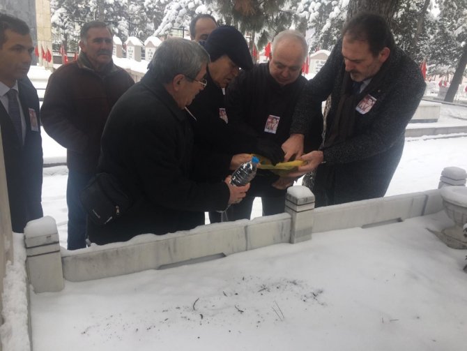 Yaşar Doğu Kabri Başında Anıldı