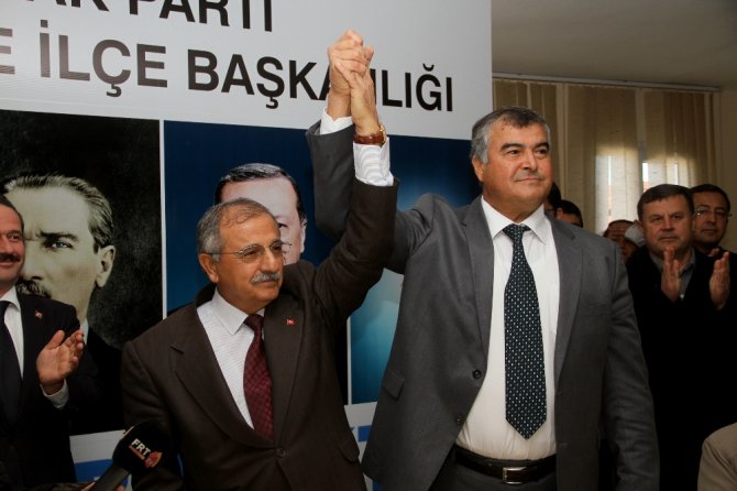 400 Kişiyle Birlikte Chp’den İstifa Etti, Ak Parti’ye Geçti
