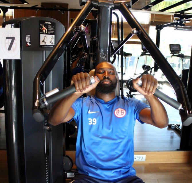 Antalyaspor Kamp Çalışmalarını Sürdürüyor