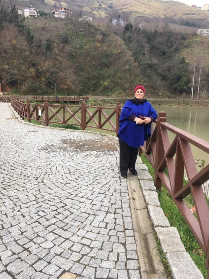 Kadın Muhtar Adayı Kazanırsa Sera Gölü’nü Çöpten Temizleyecek
