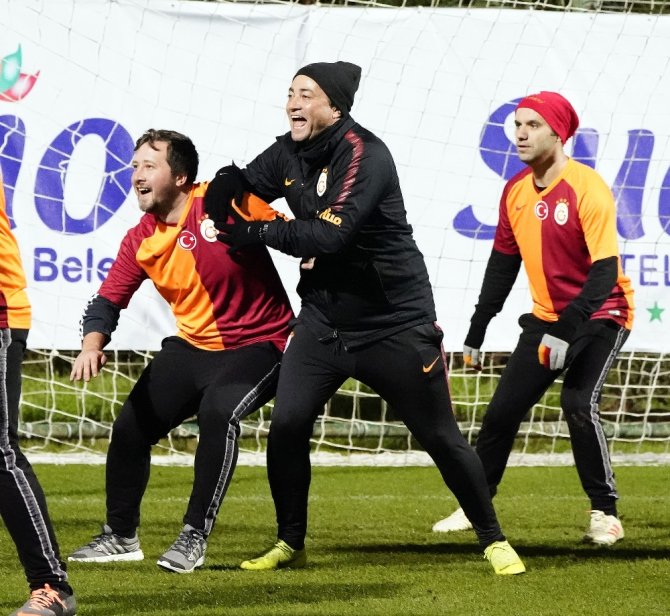 Galatasaray Teknik Ekibi, Muhabirleri Mağlup Etti