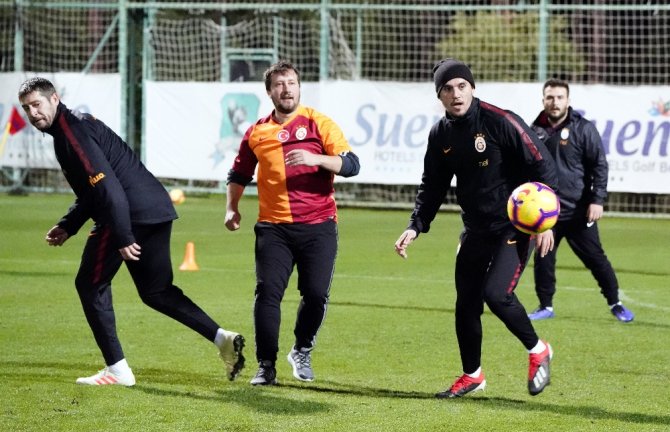 Galatasaray Teknik Ekibi, Muhabirleri Mağlup Etti
