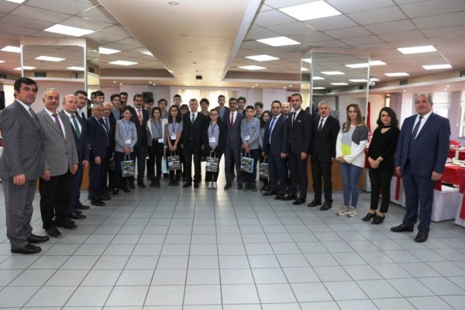 Artvin Valisi Doruk, Gazeteci Adayı Öğrencilerle Kahvaltıda Buluştu