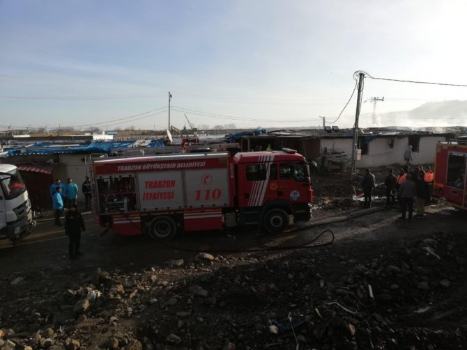 İnşaat İşçilerinin Kaldığı Yatakhanelerde Yangın Çıktı