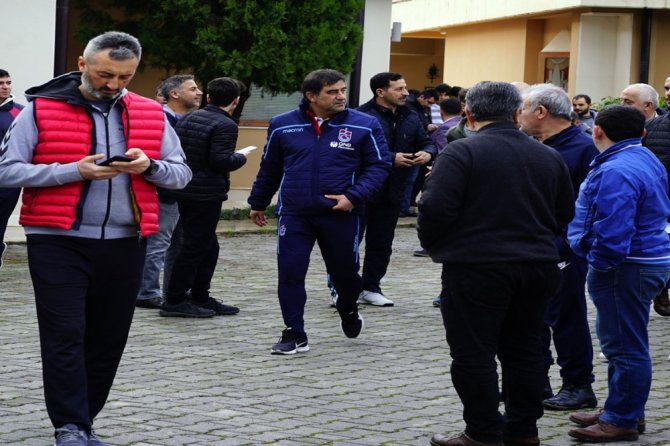 Futbol Takımları Cuma Namazı İçin Dinler Bahçesi’nde Buluştu