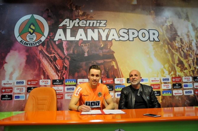 Alanyaspor Josef Sural’ı Renklerine Bağladı