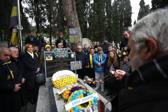 Lefter Küçükandonyadis Mezarı Başında Anıldı
