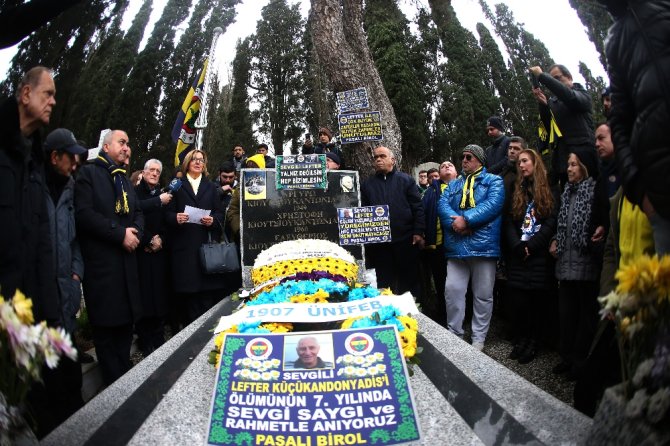 Lefter Küçükandonyadis Mezarı Başında Anıldı