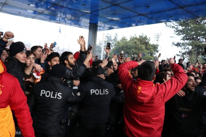 Galatasaray’a Coşkulu Karşılama