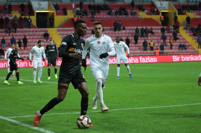 Akhisarspor Deplasmanda Kayserispor’u Devirdi