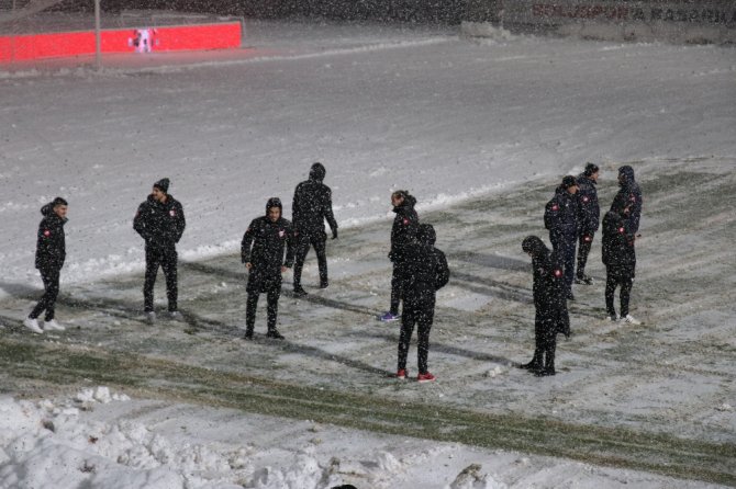 Boluspor-galatasaray Maçı Öncesi Statta Temizliği