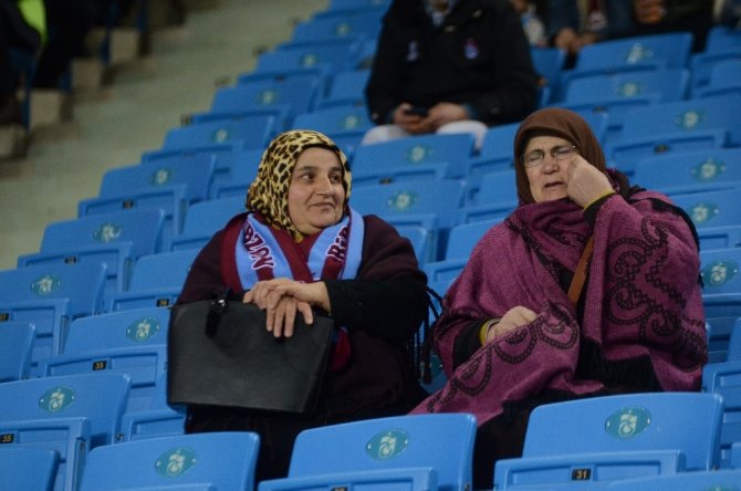 Ziraat Türkiye Kupası: Trabzonspor: 1 - Balıkesir Baltokspor: 0 (İlk Yarı)