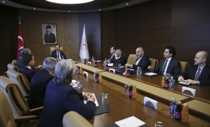 Bakan Kasapoğlu Ali Koç’u Kabul Etti