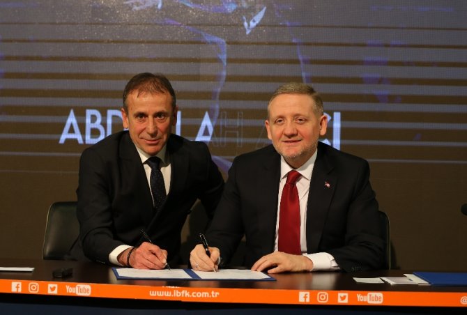 Abdullah Avcı İmzayı Attı