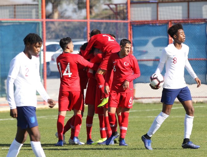 Milliler İngiltere’yi Geçip Finale Yükseldi