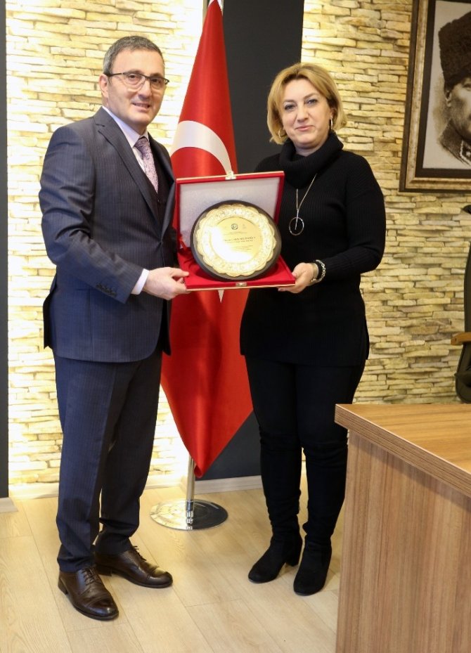 Giresun Üniversitesi’nden İşbirliğine Plaket