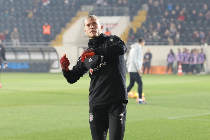 Beşiktaş Taraftarı Burak’ı Tribüne Çağırmadı