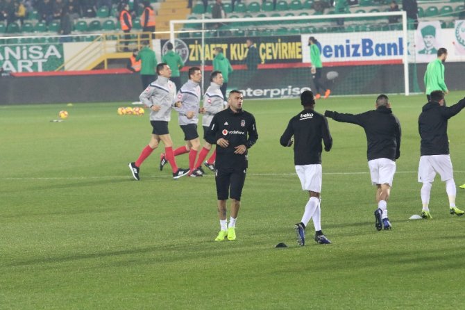 Beşiktaş Taraftarı Burak’ı Tribüne Çağırmadı